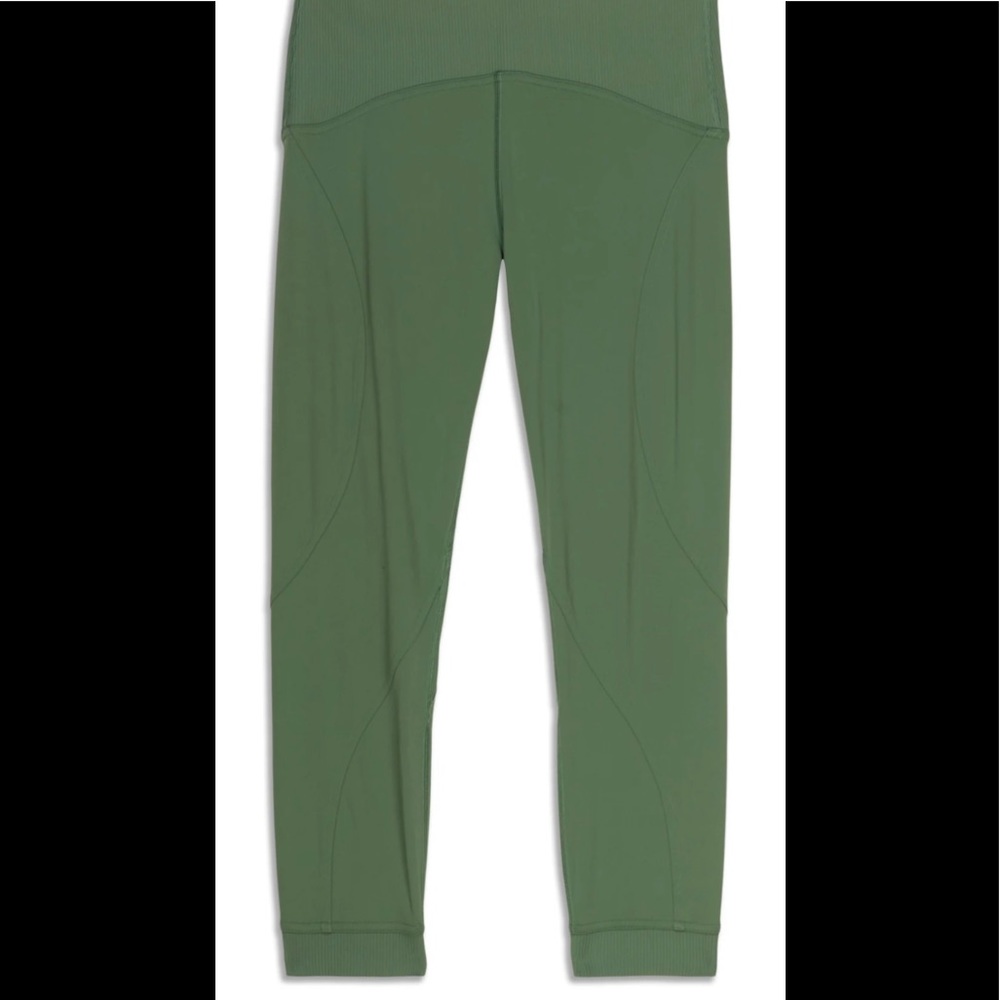 Lulu lemon train free high rise crop